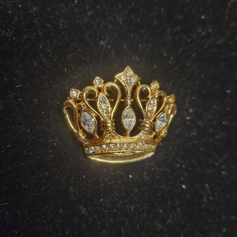 Vintage‎ Avon Crown & Rhinestone Gold Tone Brooch Kenneth Jay Lane
